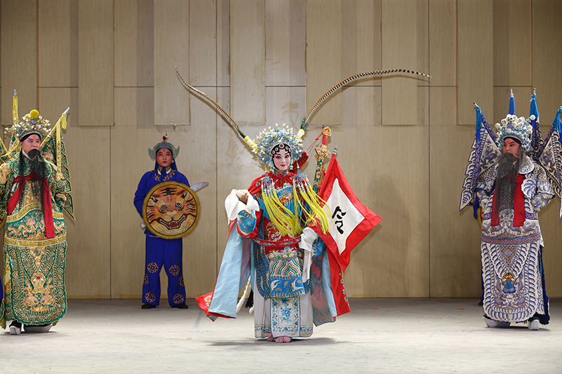 AT8V0291河南省豫剧院青年团在皇冠体育官方网站演出2.JPG